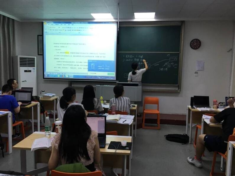 1527732357548083904.jpg 131.jpg