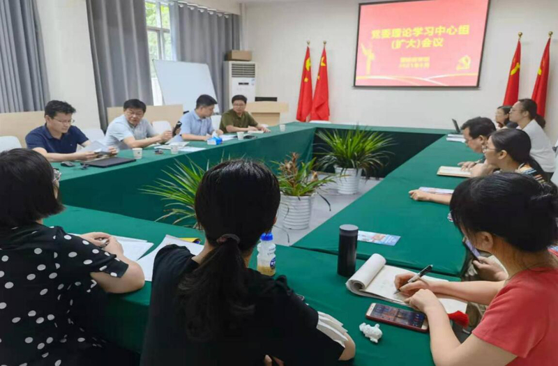 1625065727049076531.jpg 63001.jpg