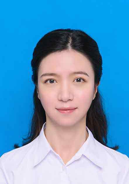 1655098004462074790.jpg 杨靓学位照片.jpg